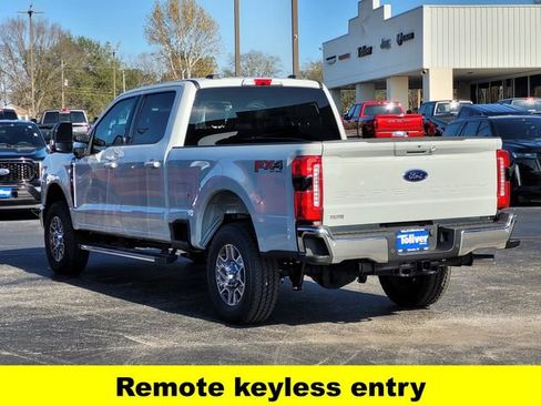 New 2026 Ford F250 Lariat w/ FX4 Off-Road Package image 4