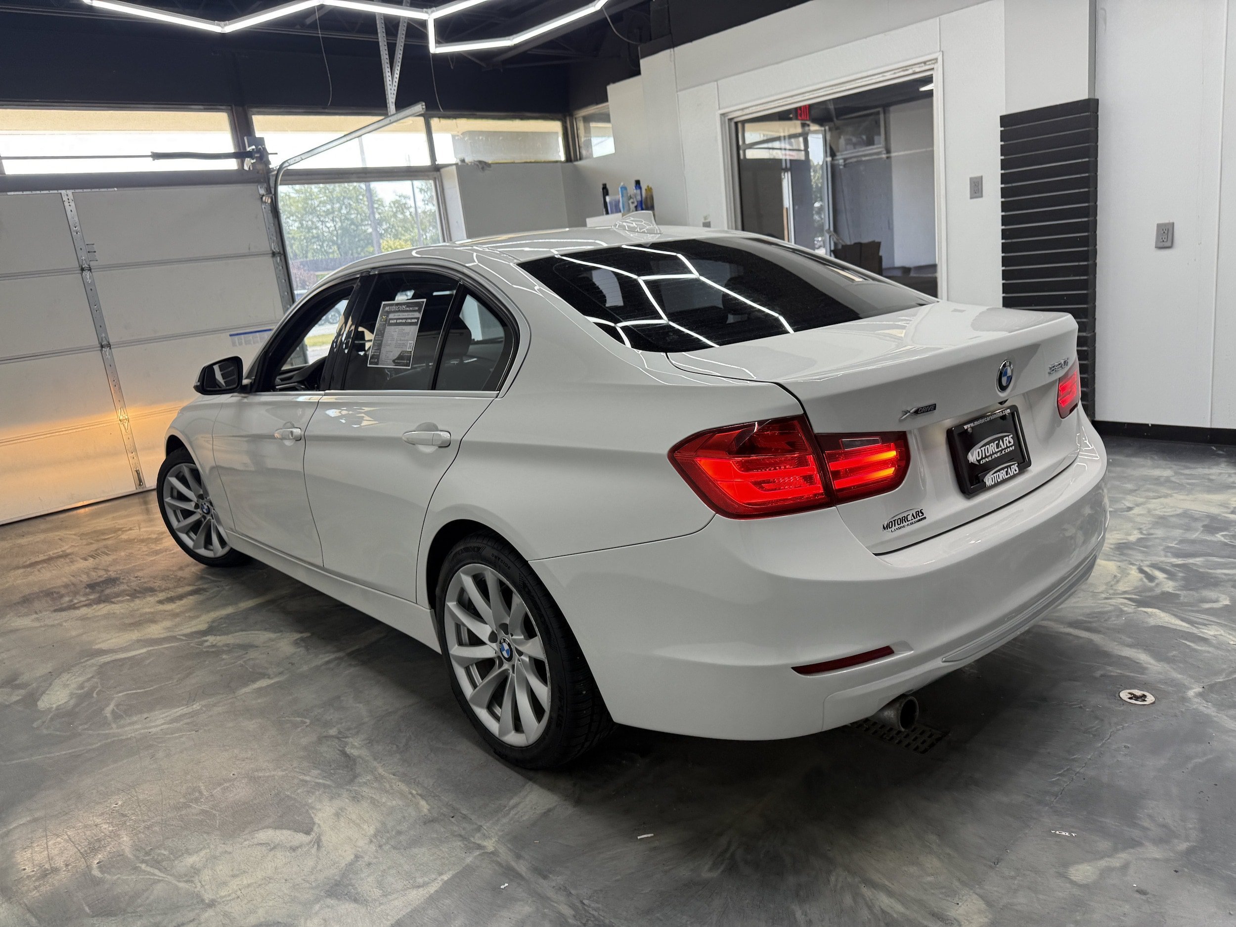 Used 2014 BMW 320i xDrive Sedan AWD/4WD image 6
