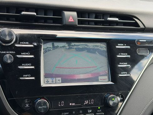 Used 2018 Toyota Camry XSE FWD image 21