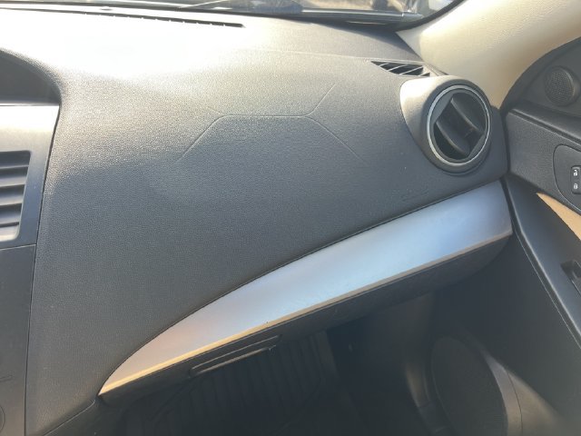 Used 2013 MAZDA MAZDA3 i Touring FWD image 31