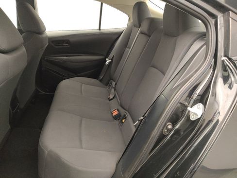 Used 2022 Toyota Corolla LE image 18