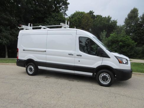 Used 2019 Ford Transit 250 148 Medium Roof RWD image 5