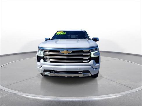 Used 2022 Chevrolet Silverado 1500 High Country w/ High Country Premium Package image 3