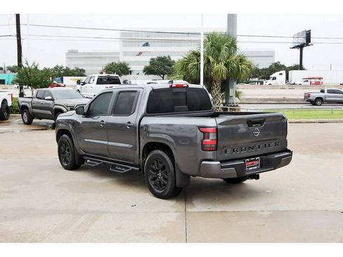 Used 2026 Nissan Frontier SV w/ SV Convenience Package RWD image 3