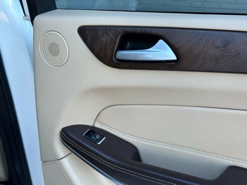 Used 2018 Mercedes-Benz GLS 550 4MATIC image 33