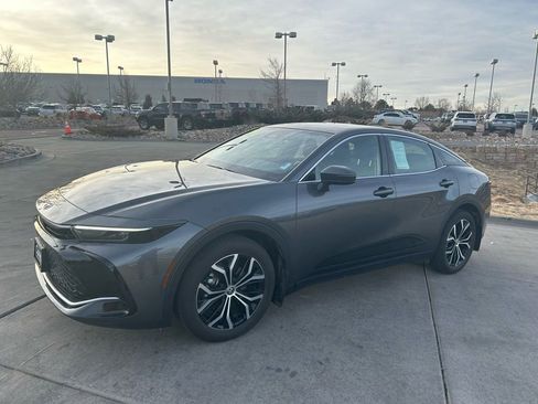 Used 2024 Toyota Crown image 3