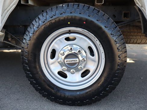 Used 2022 Ford F250 XL w/ Power Equipment Group AWD/4WD image 41