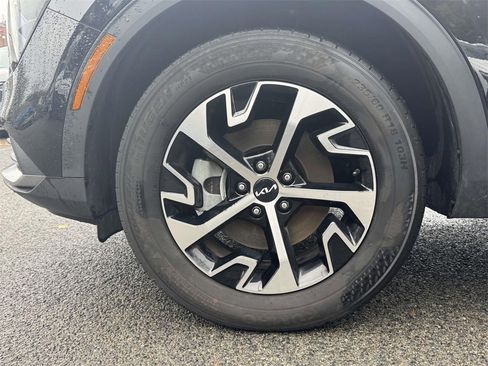 Used 2023 Kia Sportage EX image 9
