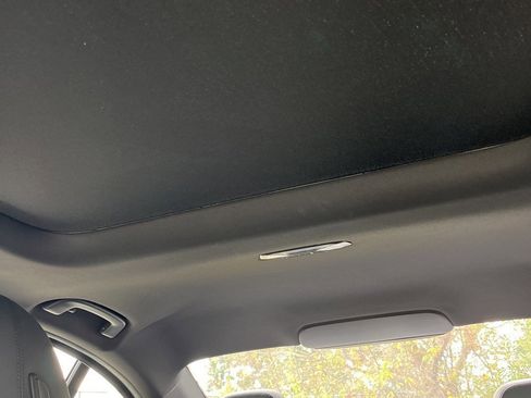 Used 2019 BMW 330i Sedan w/ Convenience Package image 21