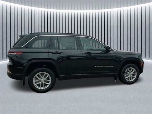 New 2025 Jeep Grand Cherokee Laredo X w/ Luxury Tech Group I image 6