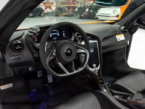 Used 2024 McLaren 750S Spider image 20