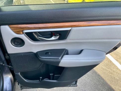 Used 2018 Honda CR-V EX-L image 11