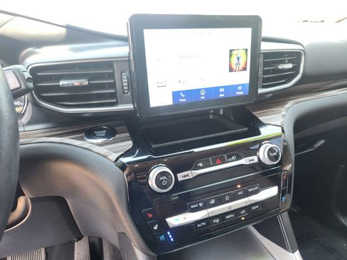 Used 2022 Ford Explorer Limited w/ Equipment Group 301A image 24