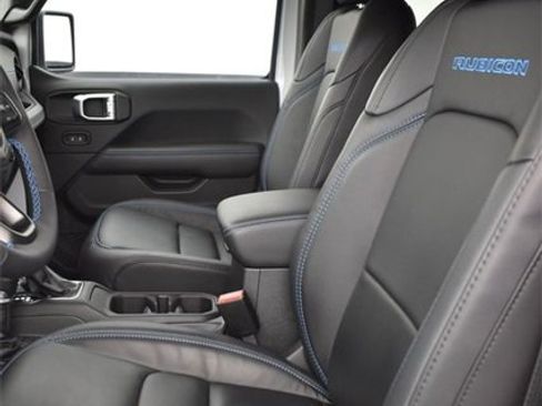 Used 2024 Jeep Wrangler Unlimited Rubicon 4xe image 7