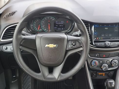 Certified 2019 Chevrolet Trax LS w/ LPO, Protection Package FWD image 21