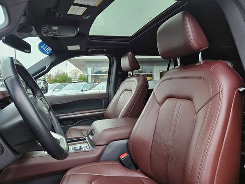 Used 2022 Ford Expedition Limited image 25