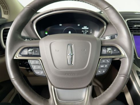 Used 2019 Lincoln Nautilus Reserve image 18