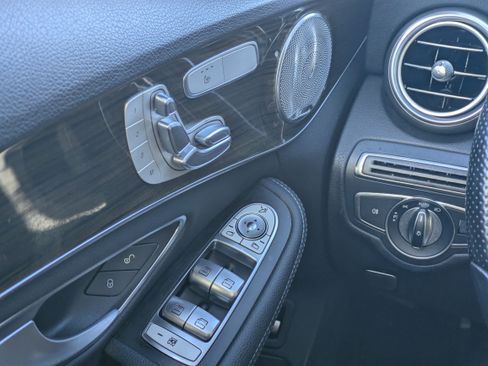 Used 2018 Mercedes-Benz C 300 4MATIC Sedan image 24