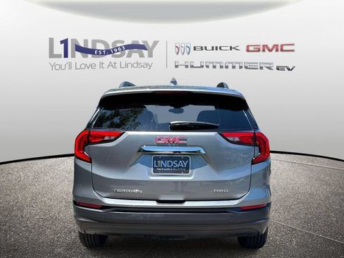 Certified 2021 GMC Terrain SLE w/ Driver Convenience Package AWD/4WD image 3