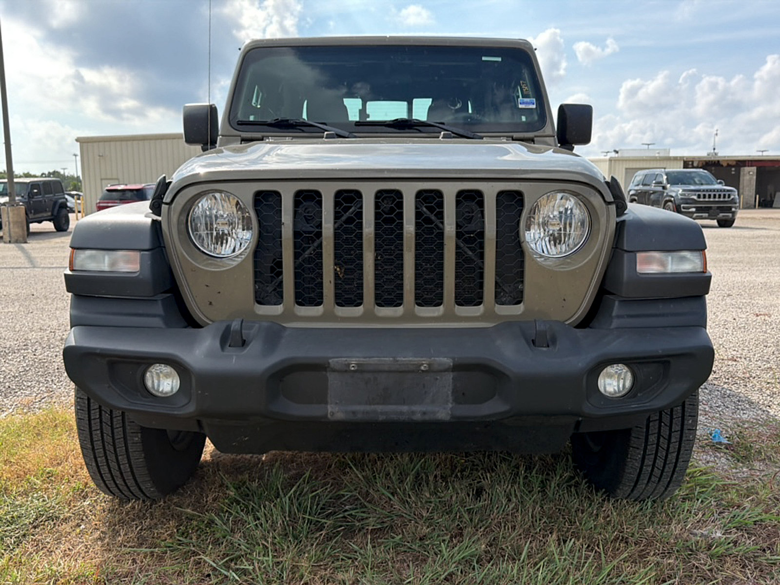 Used 2020 Jeep Gladiator Sport AWD/4WD image 2