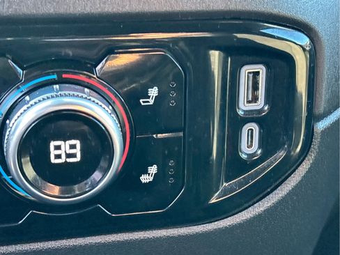 Used 2024 GMC Sierra 1500 Elevation image 23