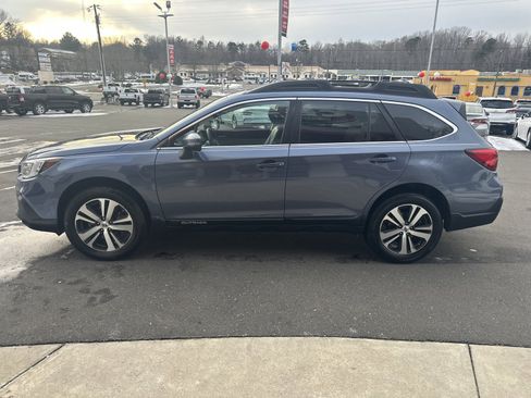 Used 2018 Subaru Outback 2.5i Limited image 5