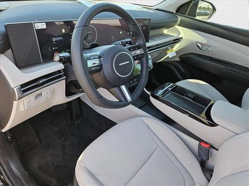 New 2025 Hyundai Tucson SEL image 3