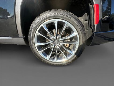 Used 2022 Jeep Wagoneer Series III w/ Premium Group I image 8