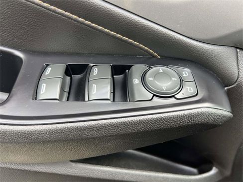 Used 2019 Chevrolet Traverse LT image 18