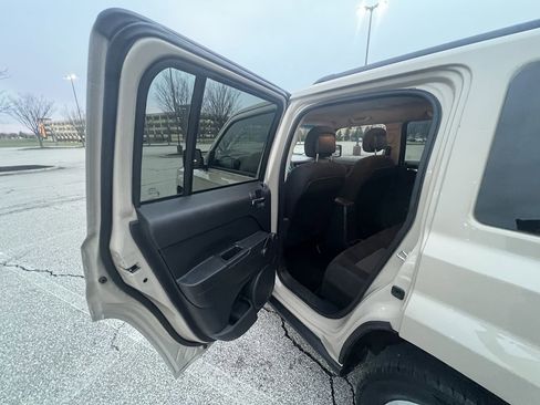 Used 2016 Jeep Patriot Sport image 14