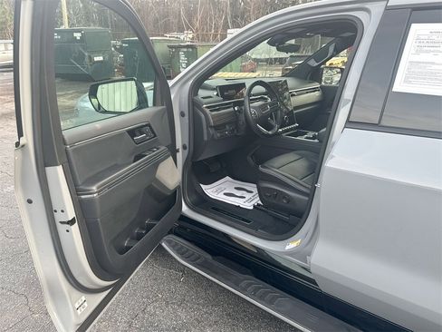 Used 2025 GMC Sierra EV Denali image 13
