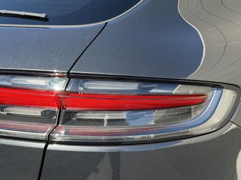 Certified 2020 Porsche Macan image 14