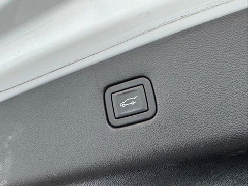 Certified 2023 Chevrolet Blazer LT AWD/4WD image 39