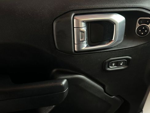 Used 2021 Jeep Wrangler Unlimited Sport image 11