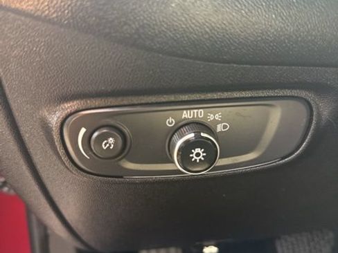 Used 2019 Chevrolet Equinox LT AWD/4WD image 17