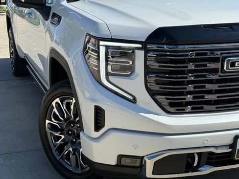 Used 2025 GMC Sierra 1500 Denali Ultimate AWD/4WD image 3
