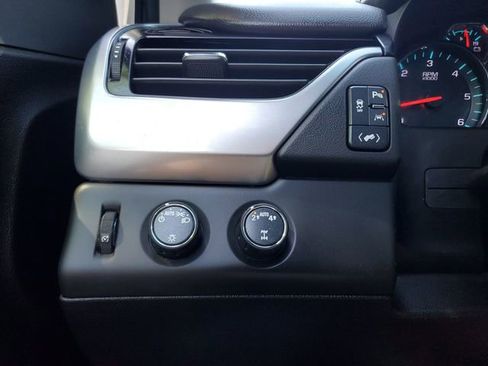 Used 2019 Chevrolet Tahoe LT image 29