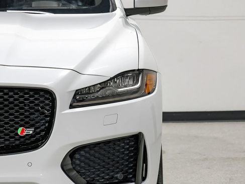 Used 2017 Jaguar F-PACE S image 53