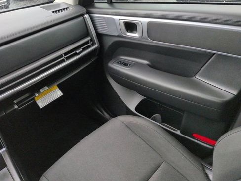 Certified 2025 Hyundai Santa Fe SE FWD image 17