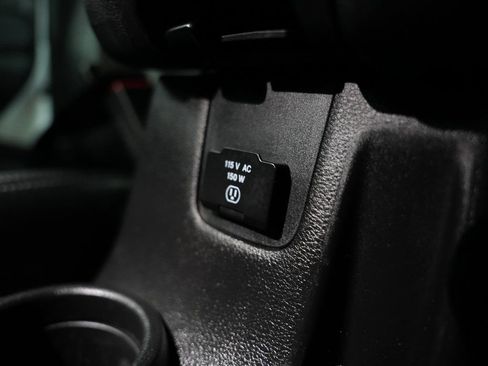 Used 2015 Jeep Wrangler Unlimited Sahara w/ Connectivity Group AWD/4WD image 31