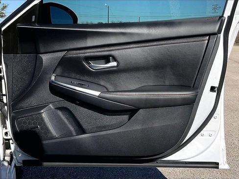 Used 2024 Nissan Sentra SR w/ SR Premium Package image 29