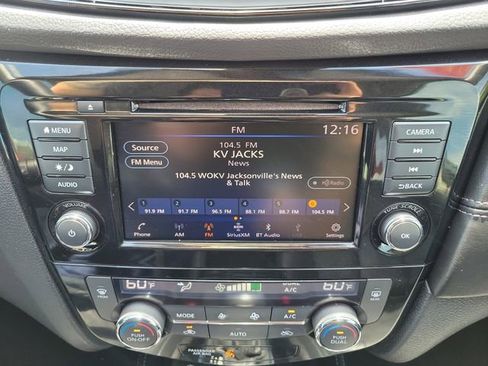 Used 2020 Nissan Rogue SL image 30