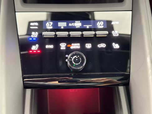 New 2025 Porsche Macan Electric RWD image 19