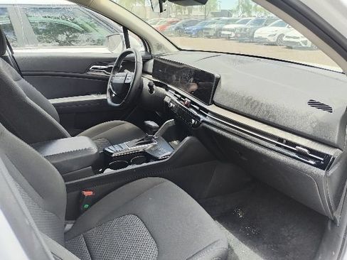 Certified 2026 Kia Sportage LX FWD image 17