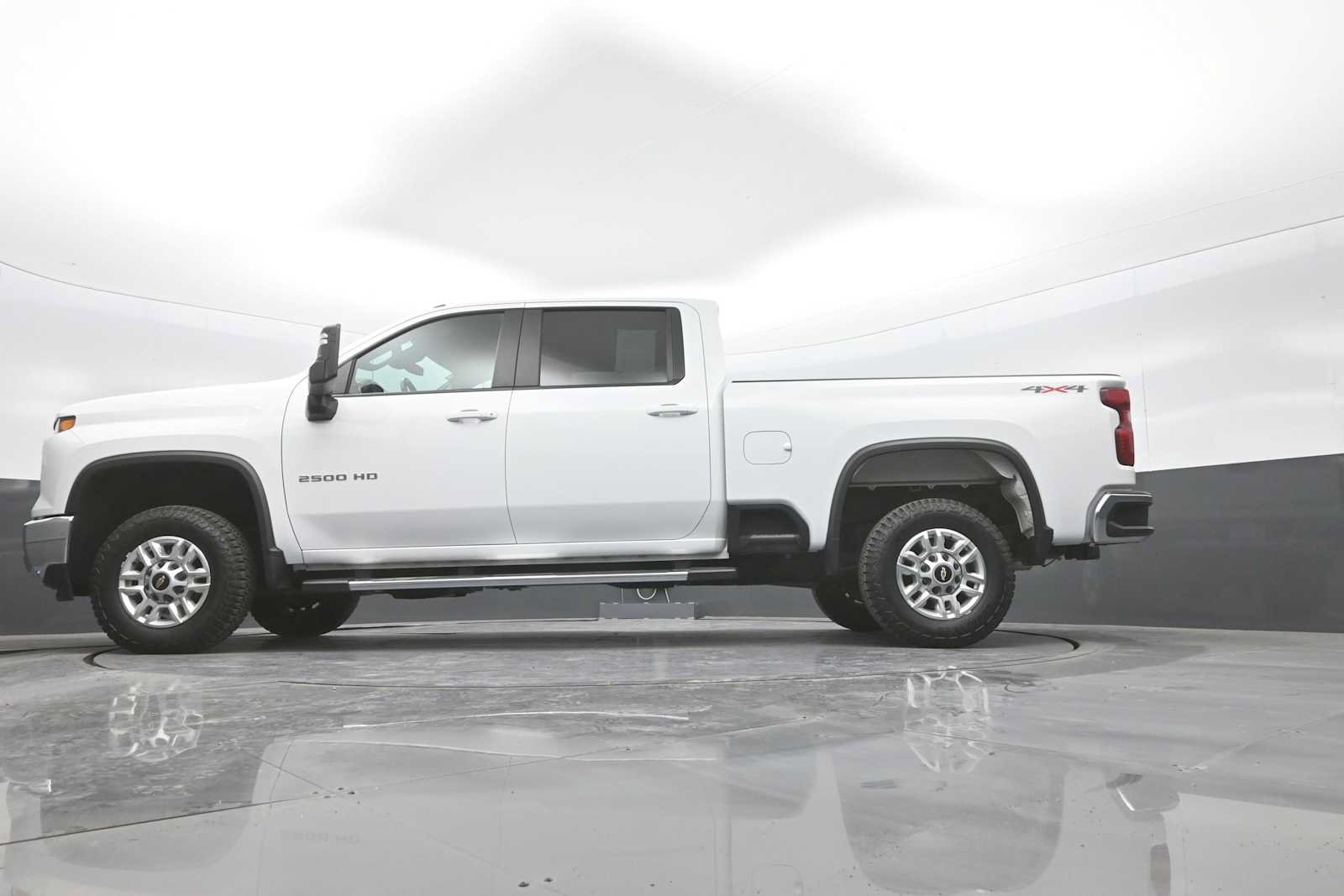 Used 2025 Chevrolet Silverado 2500 LT w/ Convenience Package AWD/4WD image 44