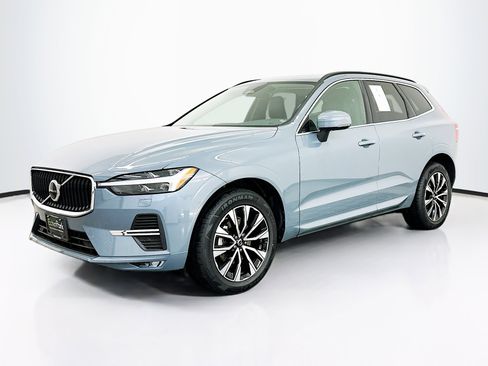 Used 2023 Volvo XC60 B5 Core w/ Climate Package image 3