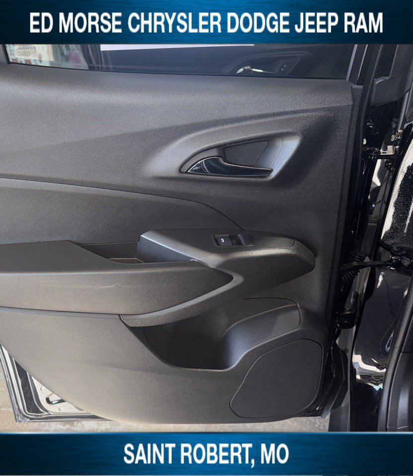 Used 2025 Chevrolet Trax LT w/ Driver Confidence Package FWD image 36
