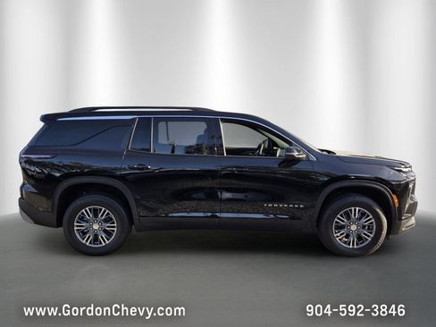 New 2026 Chevrolet Traverse LT FWD image 8