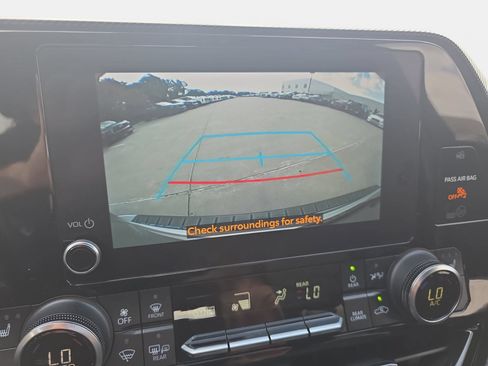 Used 2023 Toyota Highlander XSE FWD image 23