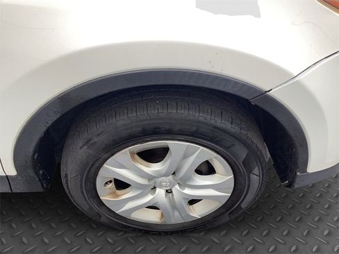 Used 2015 Toyota RAV4 LE image 34